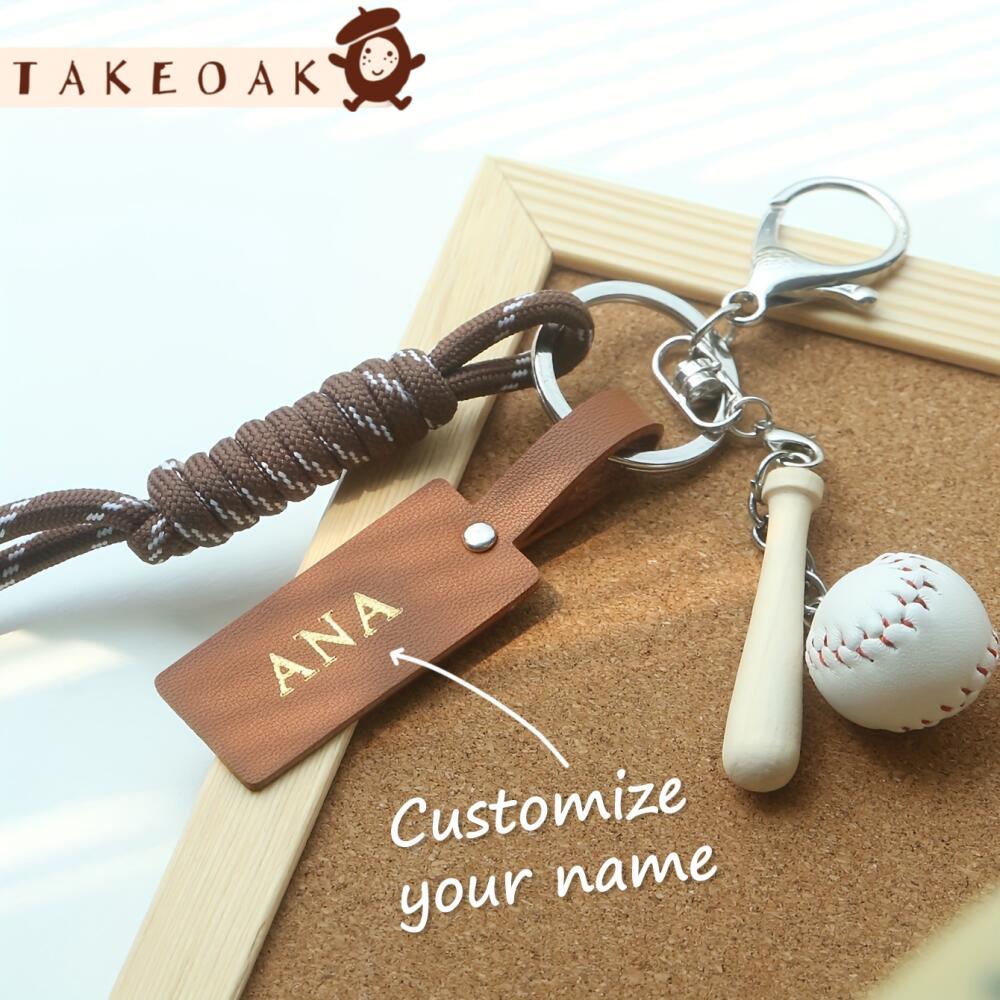 Monogram Keychain Leather - 맞춤형 이름 스포츠 테마 키체인, 화려한