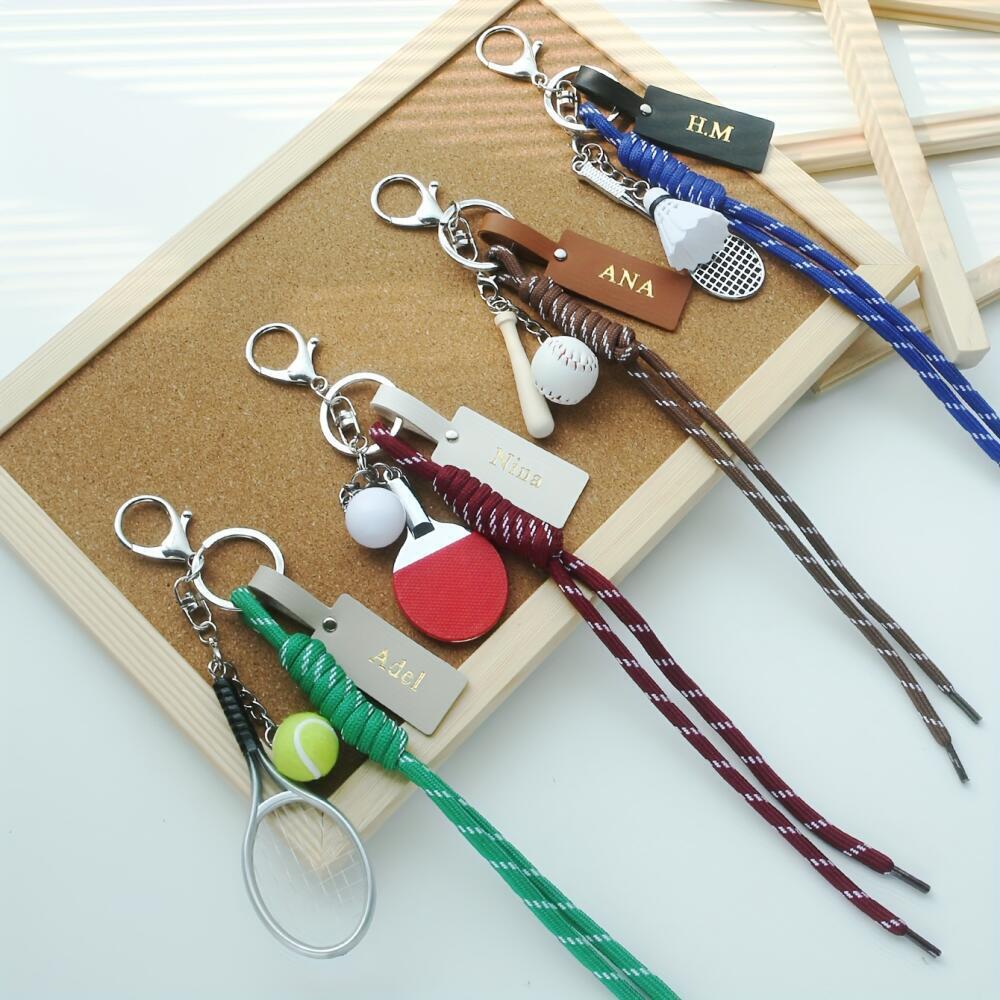 맞춤형 이름 스포츠 테마 키체인, 화려한 공과 라켓이  - Monogram Keychain Leather 리뷰 및 가격